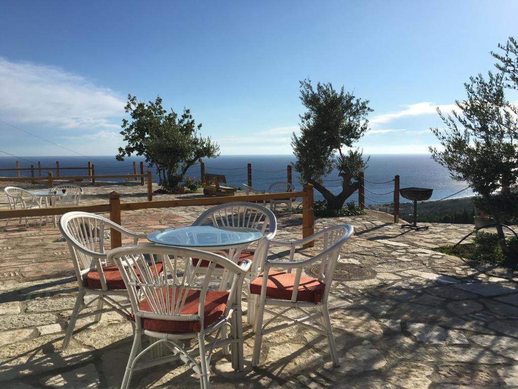 Rahoni Park & Suites Dhërmi Kültér fotó