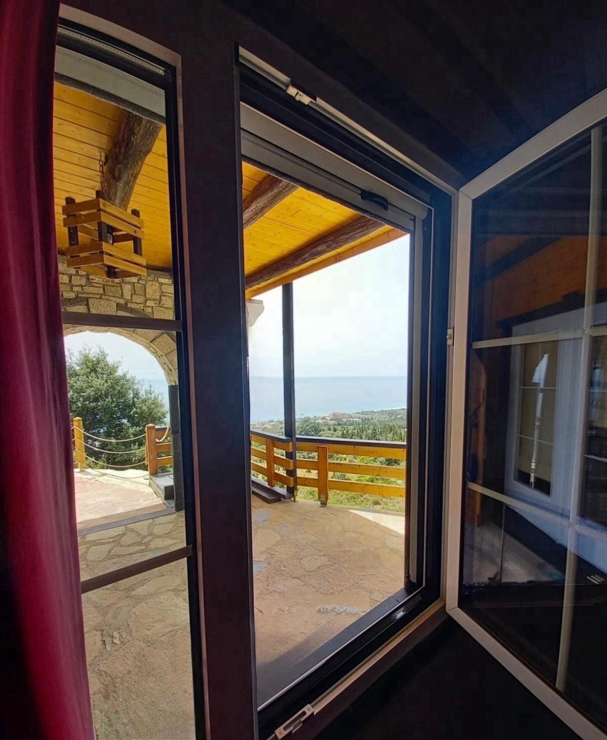 Rahoni Park & Suites Dhërmi Kültér fotó