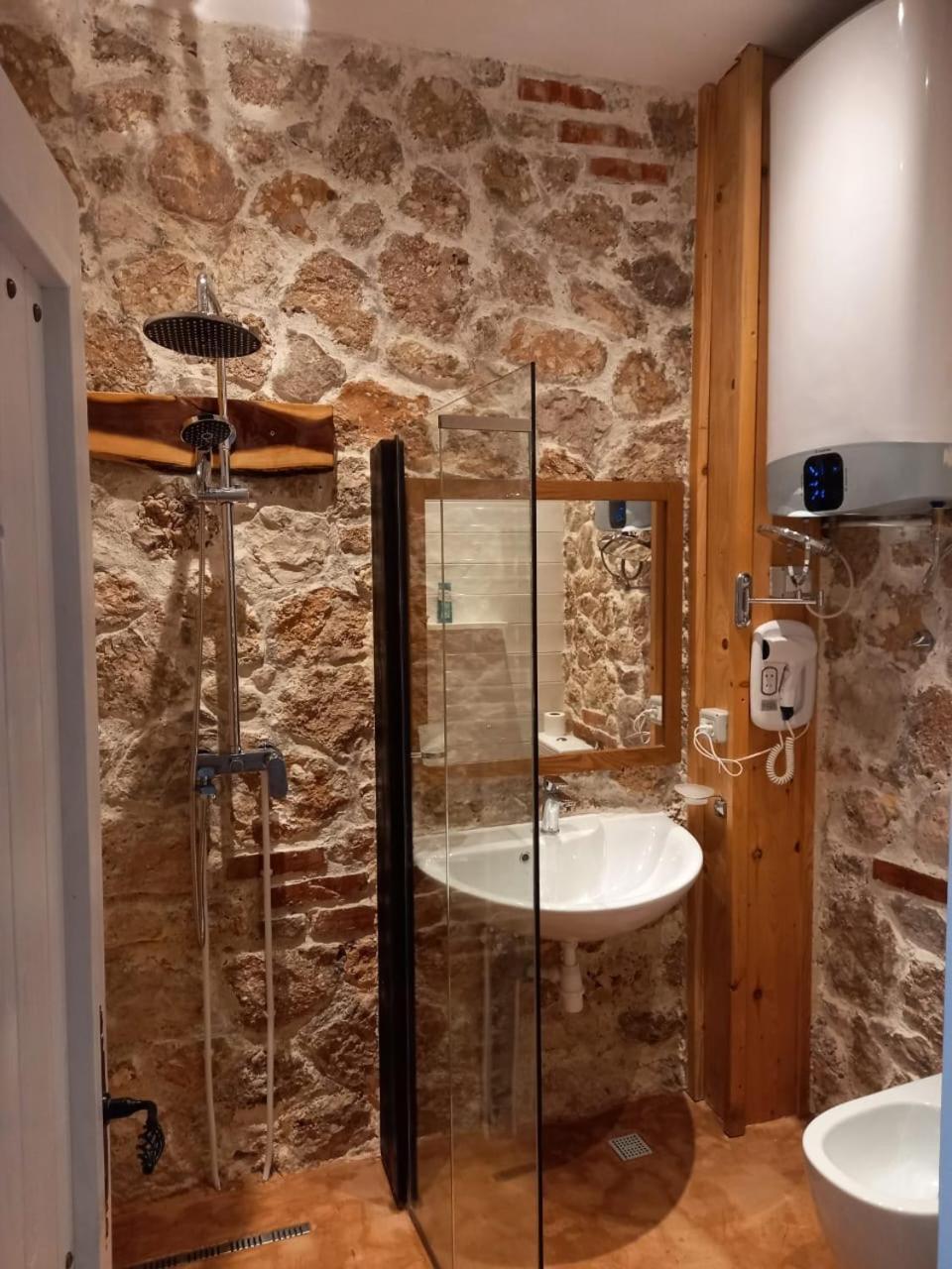 Rahoni Park & Suites Dhërmi Szoba fotó